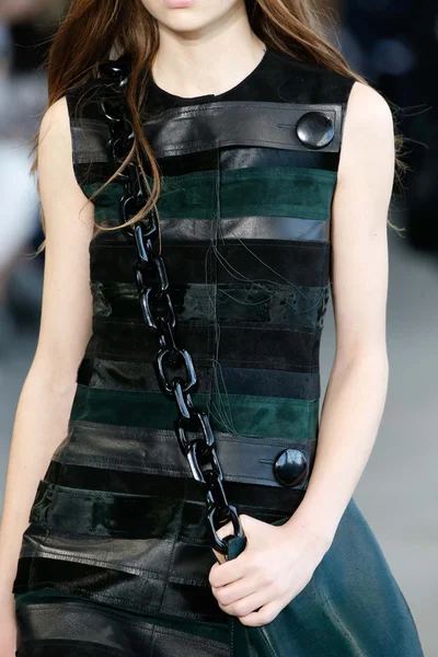 Look 37